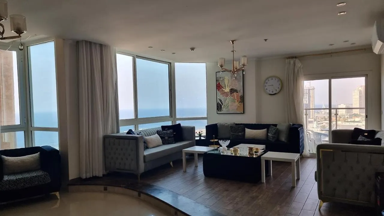 شقة مطلة على البحر والفورمولا ببرج المسارات Jeddah 0*,